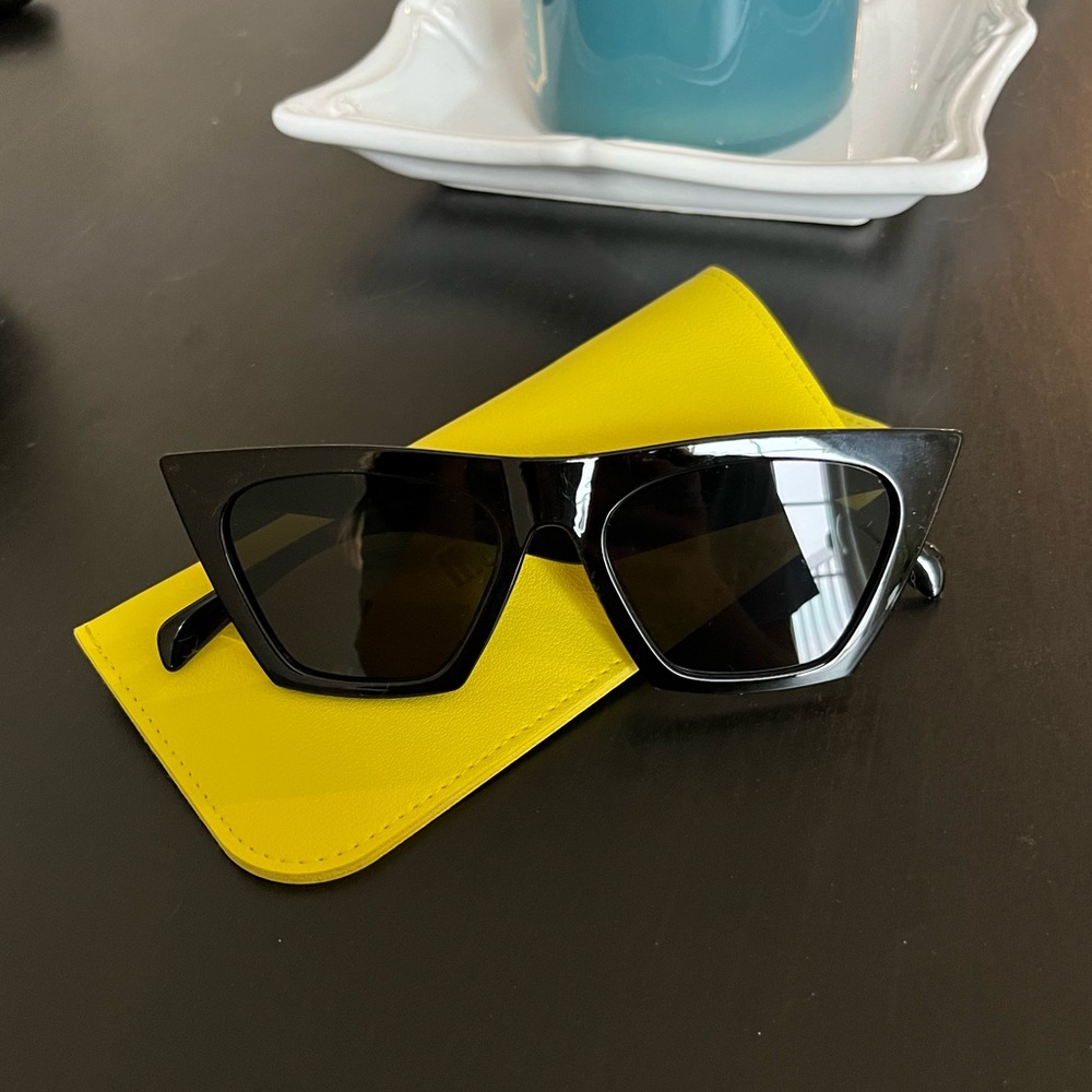Square cat eye sunglasses